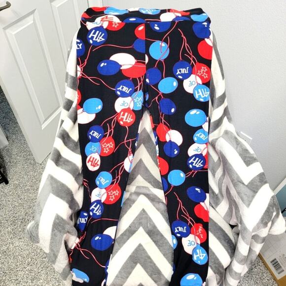 Lularoe Tall & Curvy 4th of July Red White Blue Patriotic Leggings - Picture 1 of 5